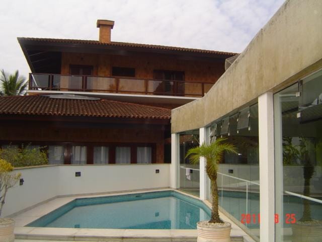 Maravilhosa residência Arujazinho III — foto 1