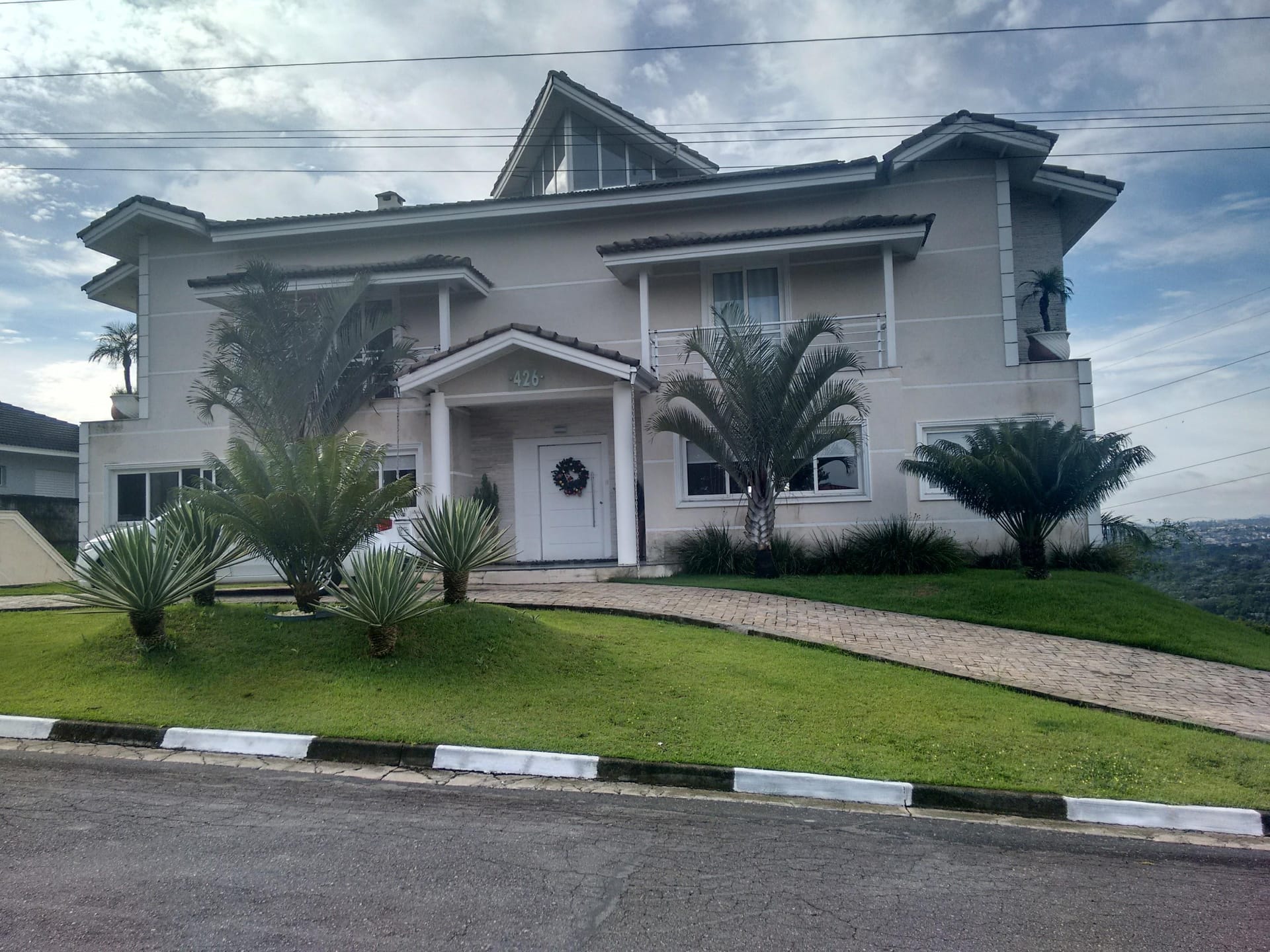 Bela Casa Assobradada Arujá Hills III — foto 1