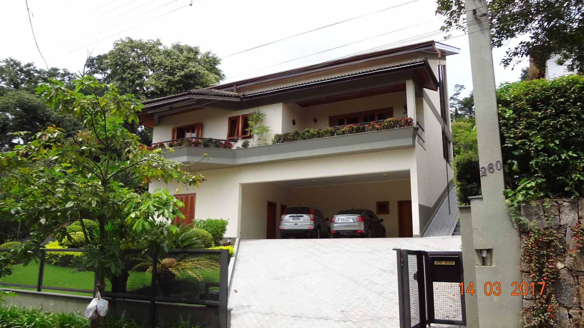 Linda Casa Semi Térrea Arujazinho II — foto 1
